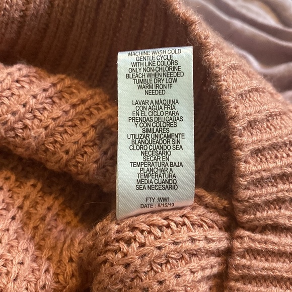 Full Circle Trends Small Teen Women's Pink Sweater Preowned - Picture 5 of 5